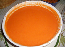 Gazpacho, zuppa fredda a base di verdure crude