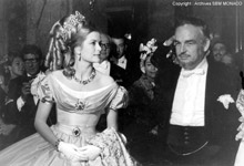 27 maggio 1966. Atrio del Casinò Ballo del centenario: la Principessa Grace e il Principe Ranieri
© Archivi SBM Monaco