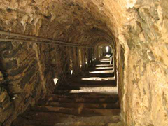 Itinerari storici La fortezza ha camminamenti coperti per due chilometri con 3400 scalini