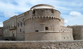 Rooting Il massiccio Castello di Corigliano d'Otranto