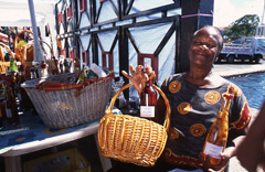 Punch in bottiglia venduto in un mercatino locale (Foto: Giovanna Dal Magro ©)