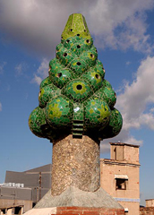 Bercellona e Gaudì Uno dei camini di Palau Guell