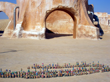Tante bottigline di sabbia del deserto colorata 