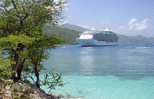 Nave da crociera nelle acque di Haiti
