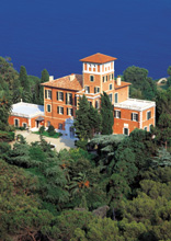 Villa Hanbury sul declivio di Capo Mortola (Archivio Fotografico Regione Liguria) 