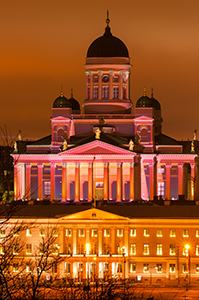 La cattedrale di Helsinki illuminata. Photo Hannu Iso-Oja