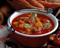 Ungheria, nuovo amore italiano 2 Il Gulyàs-leves tra le prelibatezze più conosciute della cucina ungherese