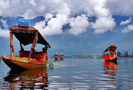 Giro in barca nello Stato dello Jammu Kashmir
