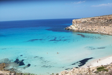 La spiaggia più bella del mondo è a Lampedusa 4 Baia dei Conigli, Lampedusa