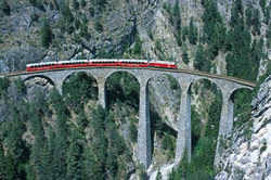 Trenino rosso Il viadotto di Landwasser (Foto: Rhätische Bahn)