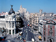 Imponenti palazzi lungo la Gran Via di Madrid