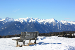 Lo spettacolo delle montagne innevate