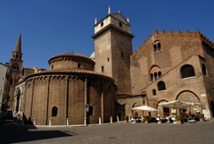 La Rotonda di San Lorenzo, in piazza delle Erbe