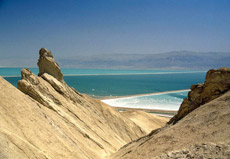 Le acque salate del Mar Morto
