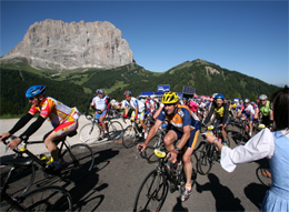 Stremati ma felici, in bici sui passi dolomitici