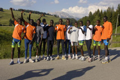 Il gruppo degli atleti kenyani (foto di Pierluigi Benini)