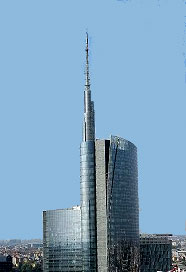 Milano. La torre Garibaldi con il suo pennone a 263 mt è il grattacielo più alto d'Italia