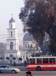 Una via centrale di Chisinau, capitale della Moldavia