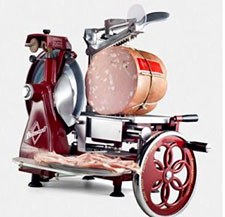 La mortadella e una storica affettatrice 