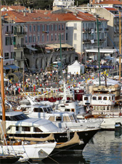 Motoryacht d'epoca a Imperia