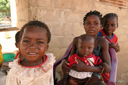 Bimbi in Mozambico (Foto: Bruno Neri)