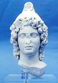 Testa marmorea del dio Attis, museo di Egnazia