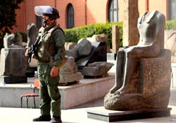 Il museo del Cairo sotto scorta