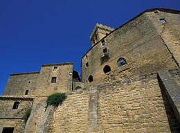 Navarra La chiesa-fortezza di Ujuè