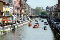 La discesa in barca avvenuta lo scorso aprile per il recupero dell'idrovia Locarno-Milano-Venezia-Trieste. Foto di Toni Nicolini