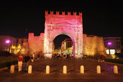 Anche l'Arco di Augusto a Rimini illuminato per l'occasione