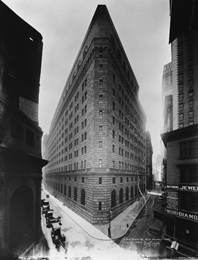 La Federal Reserve Bank in una foto di Irving Underhill. Foto: mcny.org
