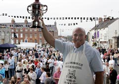 Il vincitore della World Oyster Eating Chanpionship