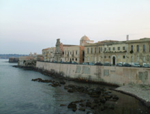 Siracusa Palazzi sulla baia di Porto Grande