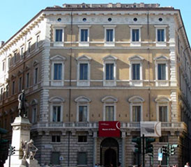 La facciata di Palazzo Braschi