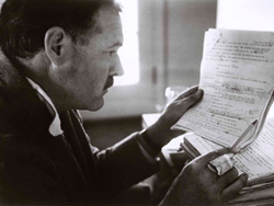 Ernest Miller Hemingway al lavoro  