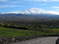 L'Etna innevato sullo sfondo (Foto: Parks.it)