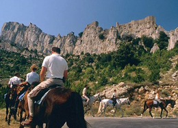 castello A cavallo alle pendici della rocca