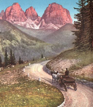 La Strada delle Dolomiti presso il passo Pordoi. Cartolina d'epoca, 1909-1914