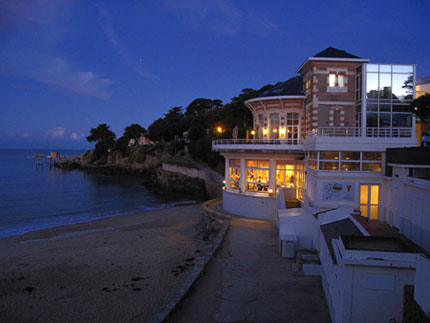 Pornic, ristorante sulla spiaggia dell'Oceano