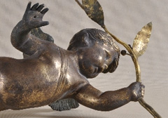 Putto in bronzo con alloro, particolare. Fine XII sec. Trattato con pulitura laser, Progetto Matlas