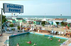 Aperte a Riccione le terme sulla spiaggia