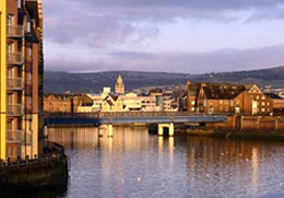 La nuova “voce” di Belfast 2 Fiume Lagan al tramonto
