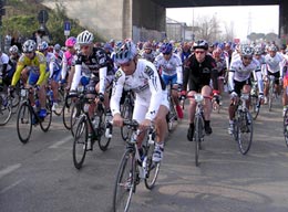 Gran Fondo Davide Cassani con Davide Cassani in bianco