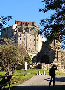 Viaggio in Bassa Val di Susa: la meraviglia della Sacra 1 La Sacra di San Michele con i resti del Santo Sepolcro di Gerusalemme
