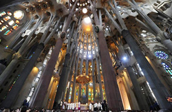 Bercellona e Gaudì Un momento dell'omelia di consacrazione della Sagrada Familia