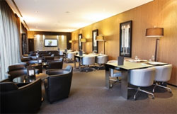 Bar, lounge e ristorante in un'unica sala 4 Bar, lounge e ristorante in un'unica sala