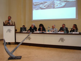 Un momento della conferenza stampa a Milano