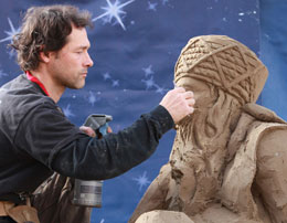 Jesolo, sculture di sabbia per il presepe