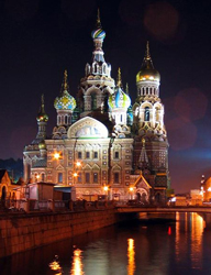 Il fascino notturno di San Pietroburgo