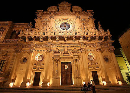 La basilica barocca di Lecce "imbracata" per 3 anni